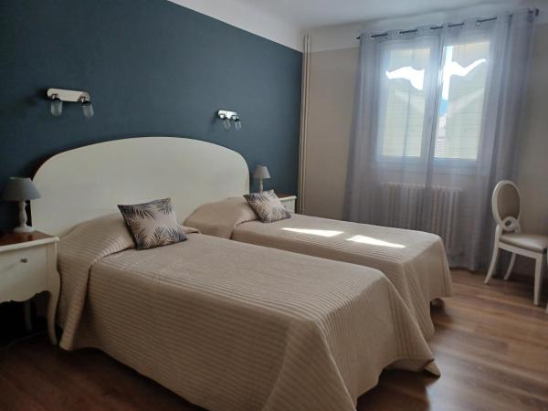Le Castelet des Alpilles : photo 6 de la chambre chambre double standard avec baignoire