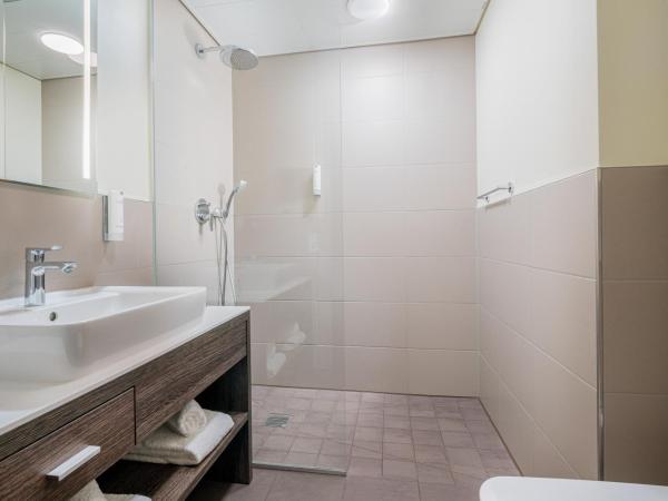 Best Western Hotel Airport Frankfurt : photo 5 de la chambre appartement lit king-size standard