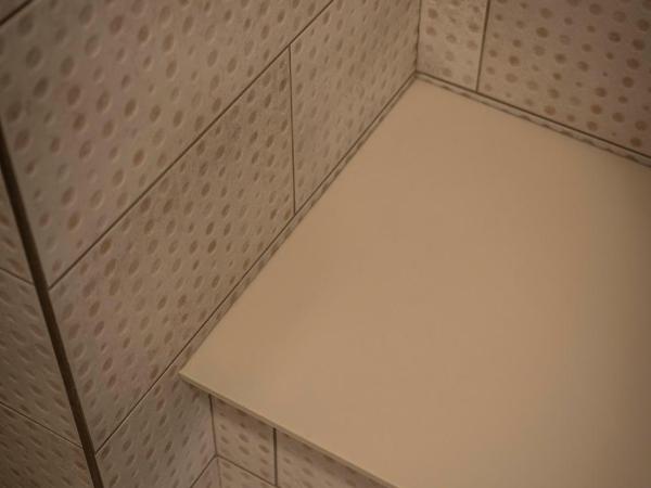 Hotel Broad Ripple : photo 9 de la chambre chambre lit king-size avec balcon