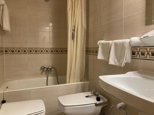 Hotel Condal : photo 10 de la chambre chambre double
