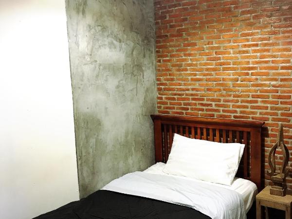 Lanna Hostel : photo 4 de la chambre chambre simple standard avec climatisation