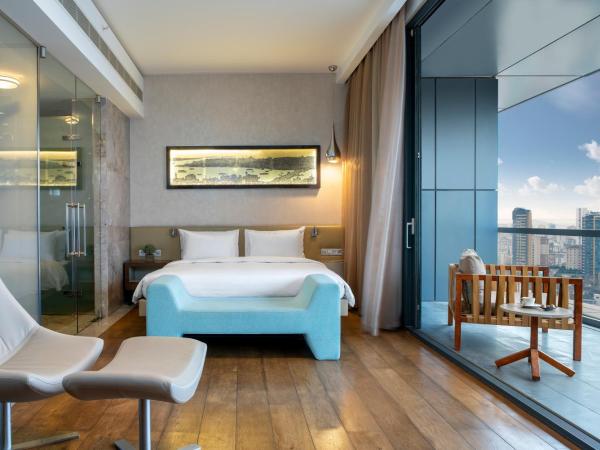 Radisson Blu Hotel Istanbul Asia : photo 3 de la chambre suite junior avec terrasse - vue sur ville
