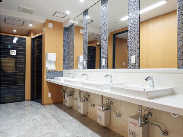 The Global Hotel Tokyo : photo 8 de la chambre chambre capsule pour hommes avec télévision