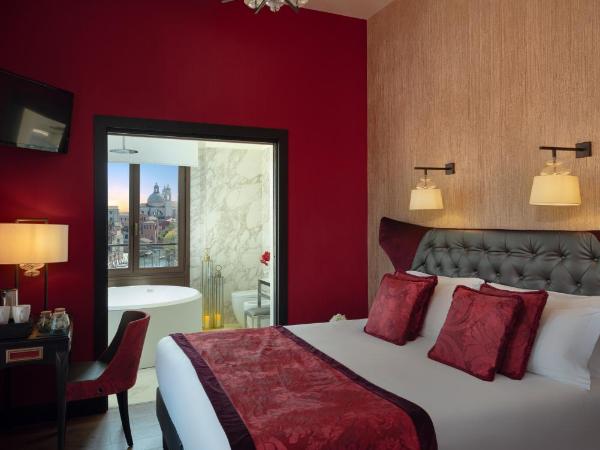 Palazzo Veneziano - Venice Collection : photo 5 de la chambre suite d'angle junior avec bain à remous - vue sur canal