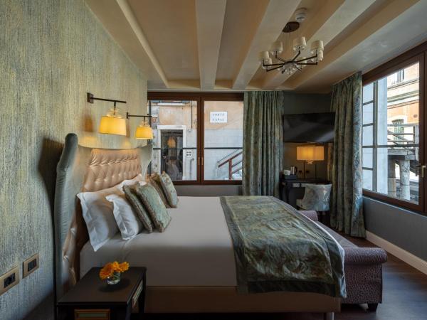Palazzo Veneziano - Venice Collection : photo 9 de la chambre chambre double deluxe - vue sur canal