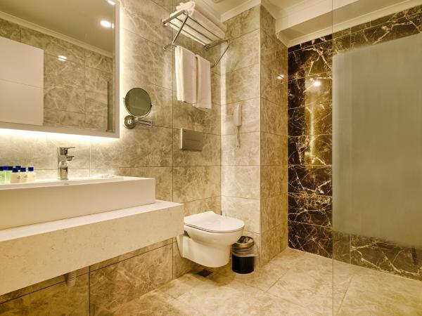 Grand Uysal Beach & Spa Hotel : photo 3 de la chambre chambre familiale