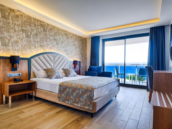 Grand Uysal Beach & Spa Hotel : photo 2 de la chambre chambre double - vue sur montagne