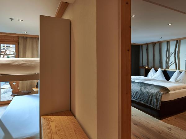 Aspen Alpine Lifestyle Hotel : photo 2 de la chambre chambre familiale pour 4 personnes