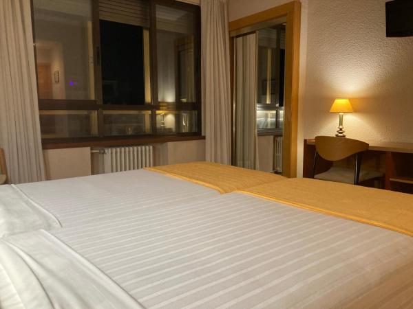 Hotel Condal : photo 2 de la chambre chambre lits jumeaux