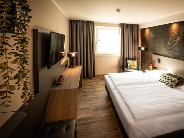 LOGINN Hotel Stuttgart Zuffenhausen : photo 10 de la chambre chambre double supérieure