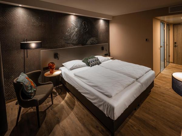 LOGINN Hotel Stuttgart Zuffenhausen : photo 9 de la chambre chambre double supérieure