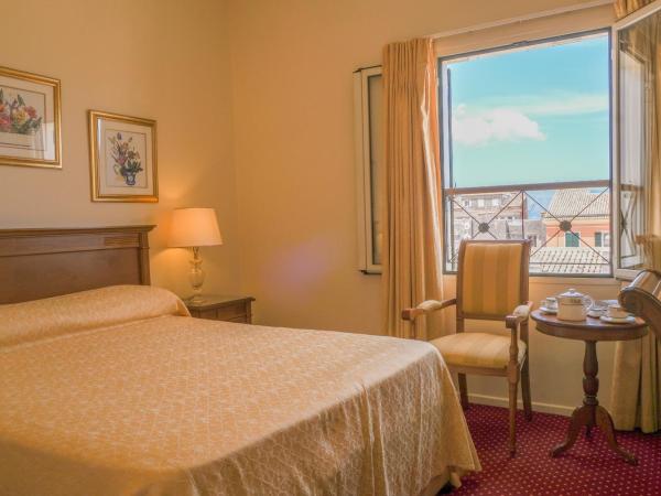 Cavalieri Hotel : photo 8 de la chambre chambre double supérieure - vue sur mer