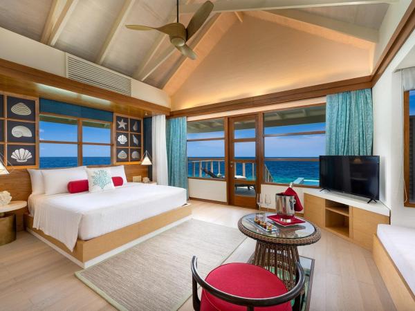 OBLU SELECT Lobigili - Premium All-Inclusive with Free Transfers : photo 4 de la chambre water villa avec piscine