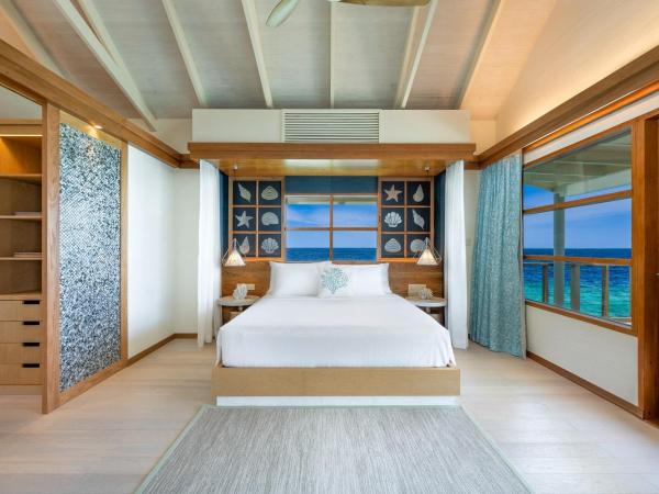 OBLU SELECT Lobigili - Premium All-Inclusive with Free Transfers : photo 4 de la chambre villa sur l'eau