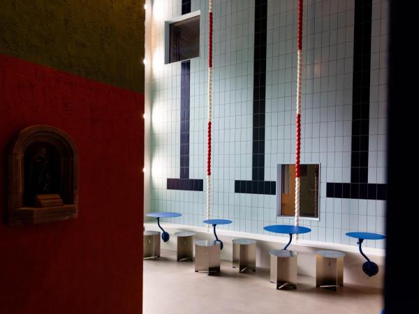 Hotel Not Hotel Rotterdam : photo 2 de la chambre hébergement piscine verticale