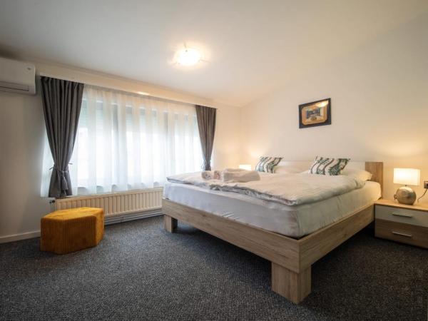 Four Roses : photo 1 de la chambre chambre double deluxe avec douche