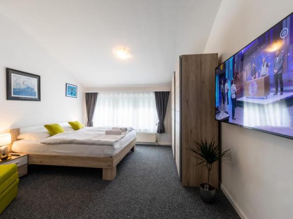 Four Roses : photo 10 de la chambre chambre double deluxe avec douche