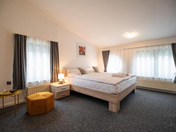 Four Roses : photo 10 de la chambre chambre double deluxe avec douche