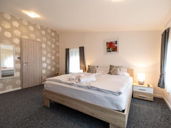 Four Roses : photo 9 de la chambre chambre double deluxe avec douche