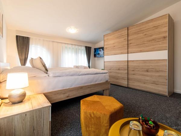 Four Roses : photo 2 de la chambre chambre double deluxe avec douche