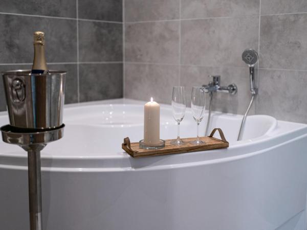 Apartmány Venuše : photo 5 de la chambre suite deluxe avec lit king-size