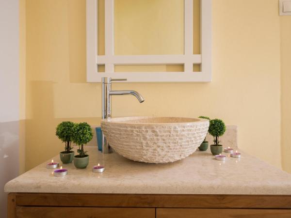 Penelopi Rooms : photo 7 de la chambre grande chambre double ou lits jumeaux