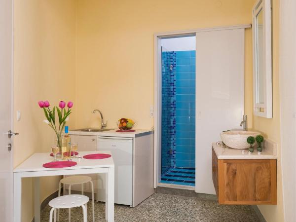 Penelopi Rooms : photo 2 de la chambre grande chambre double ou lits jumeaux