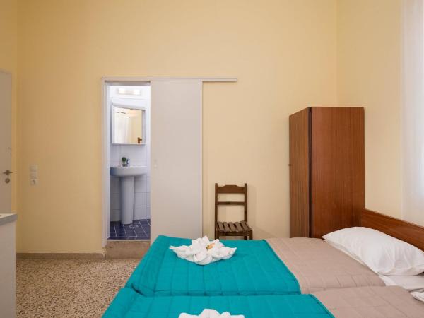 Penelopi Rooms : photo 6 de la chambre chambre lits jumeaux