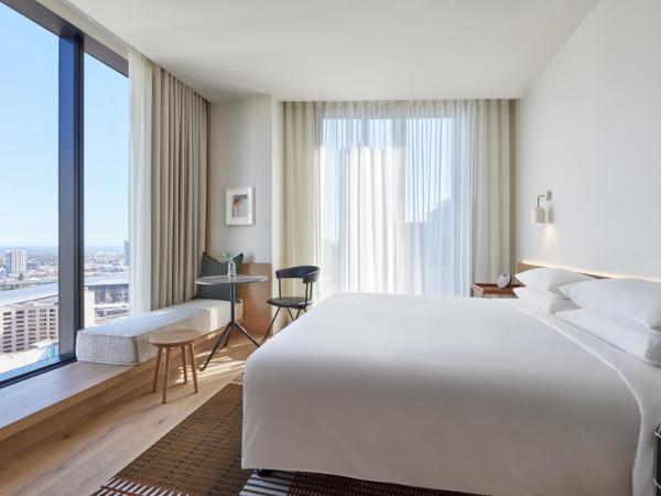 Hyatt Centric Melbourne : photo 8 de la chambre chambre lit king-size deluxe - vue sur ville