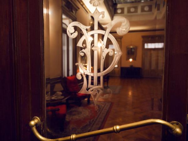 Hotel Reina : photo 5 de la chambre chambre double