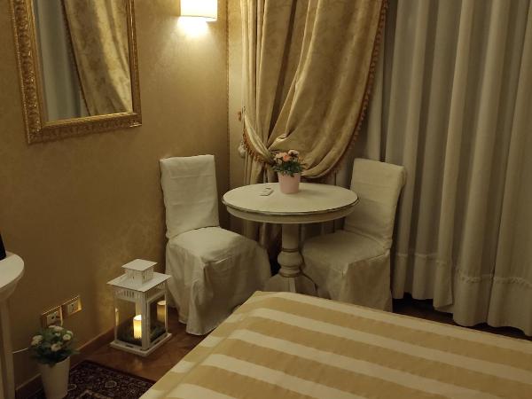 Dimora Al Doge Beato vista canale : photo 10 de la chambre chambre double avec salle de bains privative séparée dans l'allée - vue sur canal