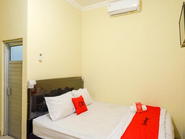 RedDoorz near Sleman City Hall 3 : photo 2 de la chambre chambre double standard