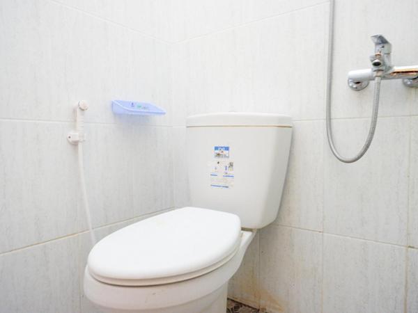 RedDoorz near Sleman City Hall 3 : photo 6 de la chambre chambre double standard