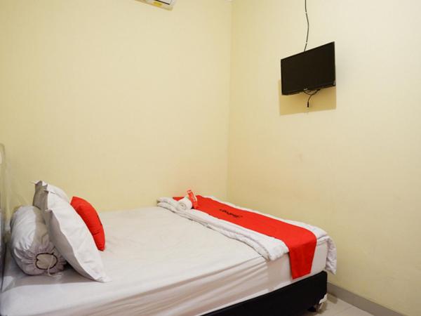 RedDoorz near Sleman City Hall 3 : photo 7 de la chambre chambre double standard