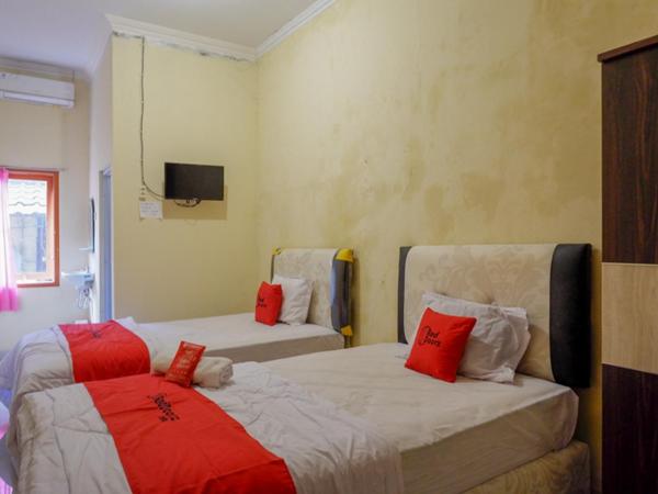 RedDoorz near Sleman City Hall 3 : photo 2 de la chambre chambre lits jumeaux