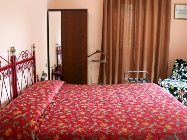 Hotel Italia : photo 2 de la chambre chambre double standard