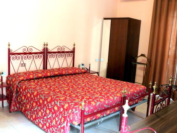 Hotel Italia : photo 1 de la chambre chambre double standard