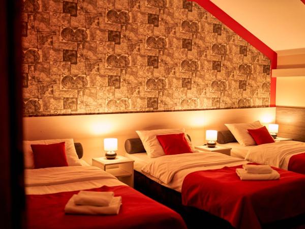 Hotel Przystanek Torun : photo 8 de la chambre chambre familiale avec douche 