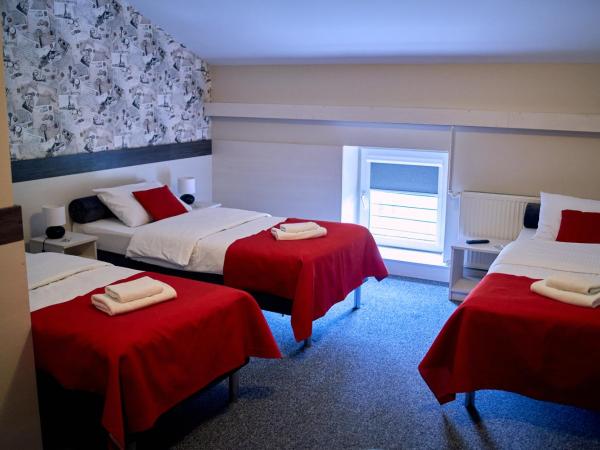 Hotel Przystanek Torun : photo 3 de la chambre chambre triple