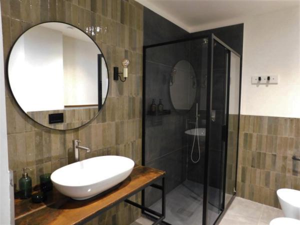 Piumaviola Beds & Apartments : photo 7 de la chambre chambre double ou lits jumeaux avec salle de bains privative