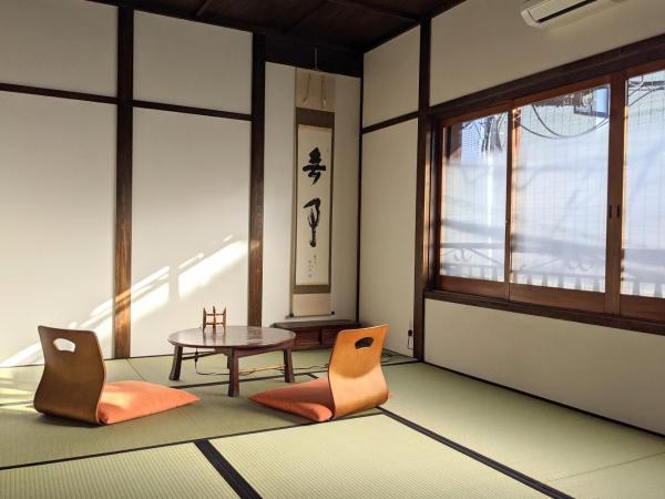 Guesthouse Itoya Kyoto : photo 1 de la chambre chambre triple avec salle de bains commune