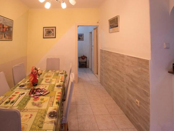 Guest house with garden - Zuvan : photo 2 de la chambre appartement 1 chambre