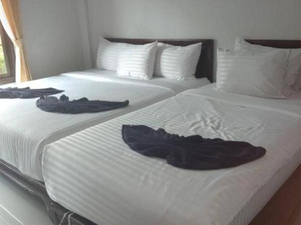 Lanta Cottage - SHA Plus : photo 3 de la chambre chambre familiale avec balcon