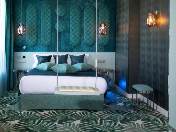 Paris j'Adore Hotel & Spa : photo 4 de la chambre hébergement supérieur boudoir avec jacuzzi