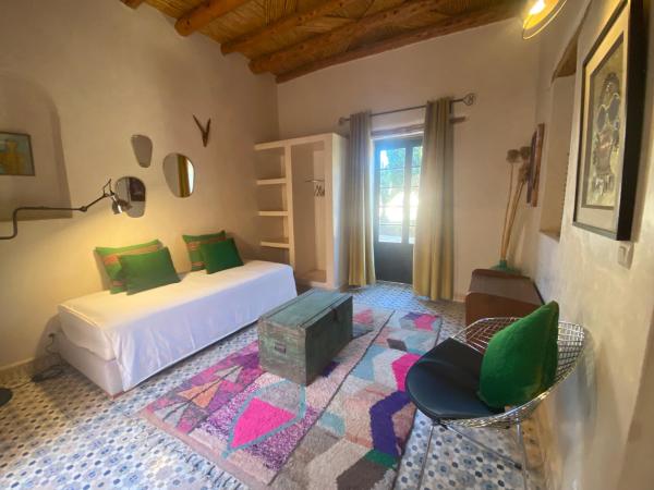 La Villa Sauvage : photo 1 de la chambre chambre triple avec terrasse