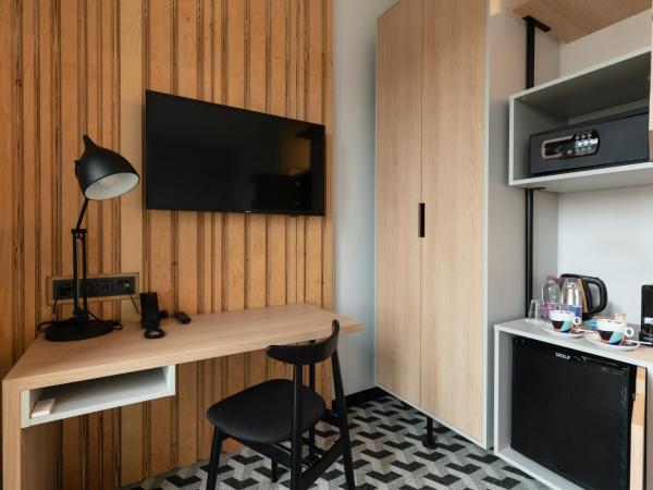 Hotel Tulip Residences Warsaw Targowa : photo 2 de la chambre chambre supérieure - 1 lit queen-size