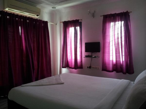 Roshini Serviced Apartments : photo 6 de la chambre chambre double deluxe (2 adultes + 1 enfant)