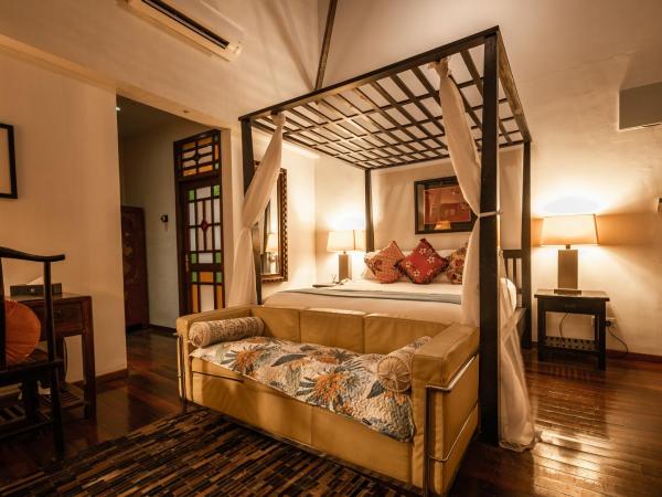 Hotel Penaga : photo 3 de la chambre chambre lit king-size hutton deluxe avec jacuzzi