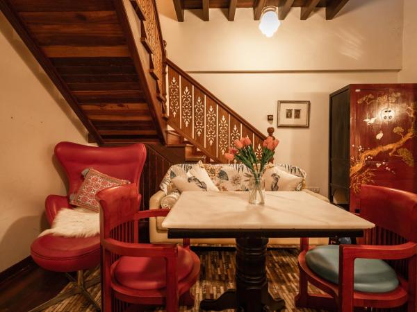 Hotel Penaga : photo 4 de la chambre chambre lits jumeaux hutton deluxe avec jacuzzi et balcon