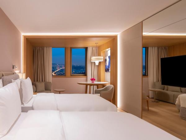 Mövenpick Hotel Istanbul Bosphorus : photo 6 de la chambre chambre lits jumeaux de luxe avec vue sur le bosphore